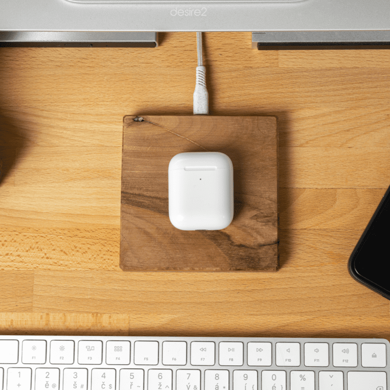 ワイヤレス充電器 / Treed Charger